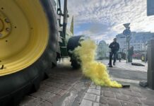 Farmers’ Protest Paralyzes Brussels Traffic as EU Leaders Meet Today Tractors line central Brussels streets as farmers protest EU policies, intensifying traffic disruption during a major European Union summit meeting