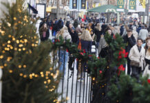 Antwerp’s Winter Festival Draws 1.5 Million Visitors, Ends With Fireworks Fireworks light up Antwerp’s skyline as thousands gather along the Schelde River to welcome the New Year